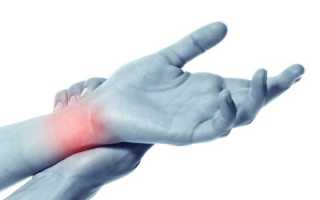 Перелом руки в запястье: почему бывает и как лечится